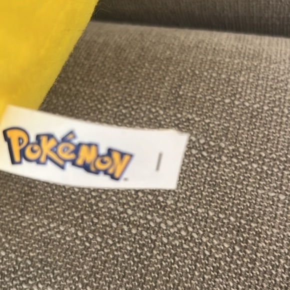 NWT Jumbo Pikachu Pokémon - Picture 4 of 6